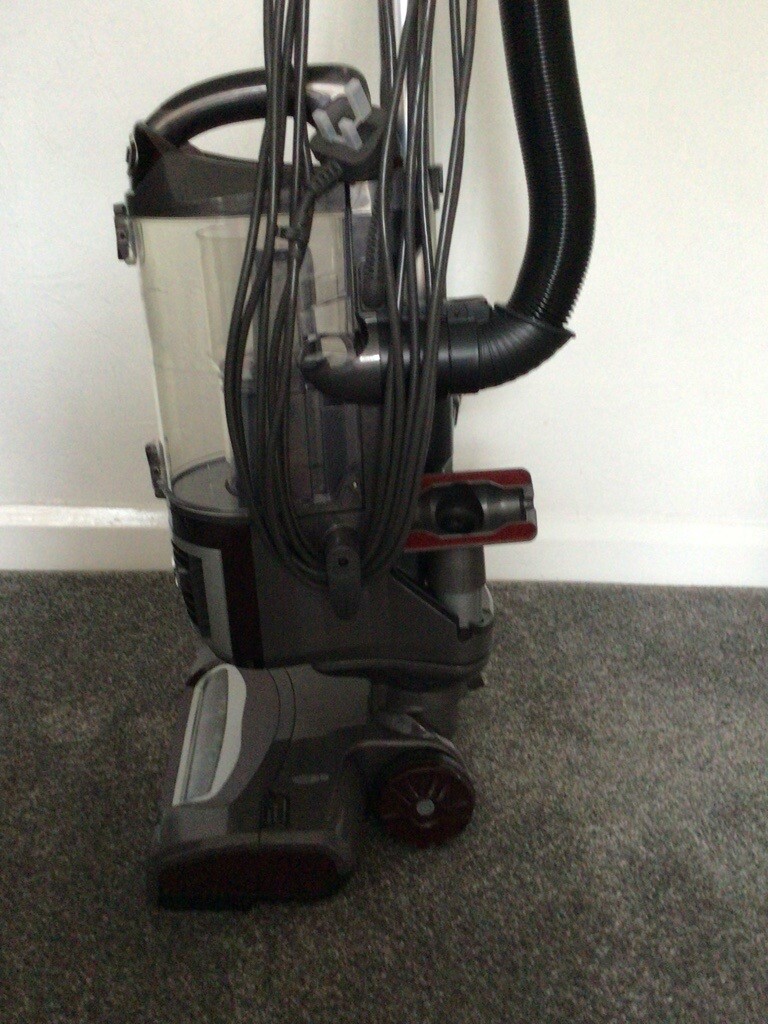Shark Lift Away vacuum cleaner NV601 